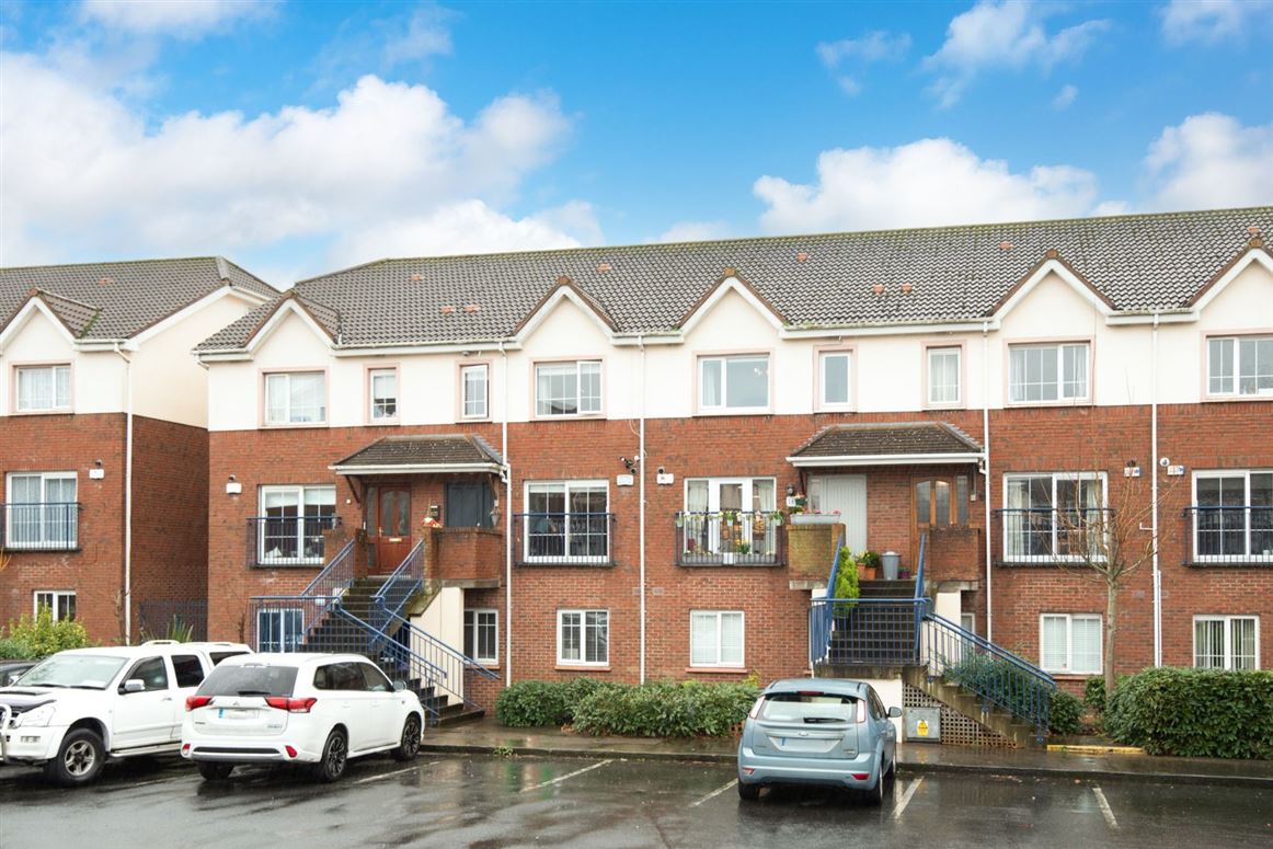 16 Larkfield Square, Lucan, Co. Dublin