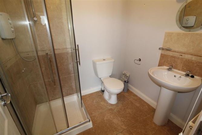 25 Shannon Geal, Carrick-on-shannon, Roscommon