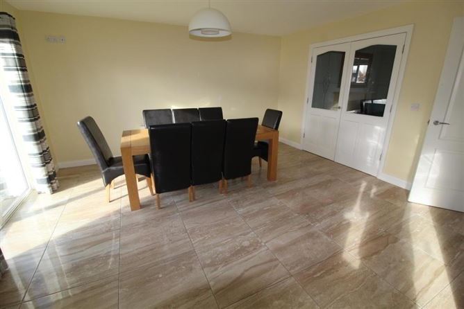25 Shannon Geal, Carrick-on-shannon, Roscommon