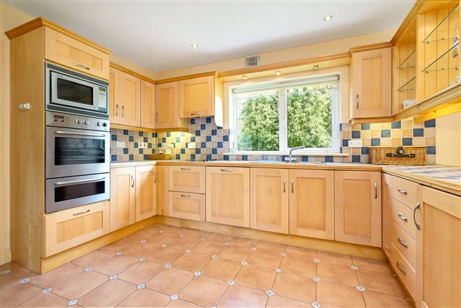 8 Abbeyvale, Dromahair, Co. Leitrim