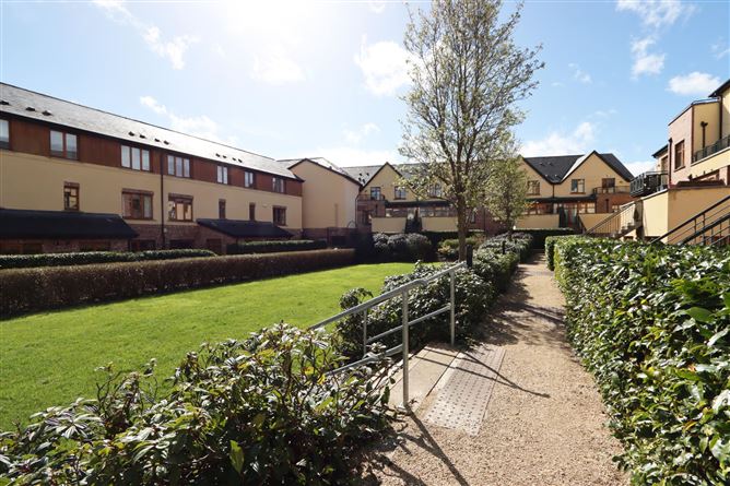 17 Woodbrook Court, Castleknock,   Dublin 15
