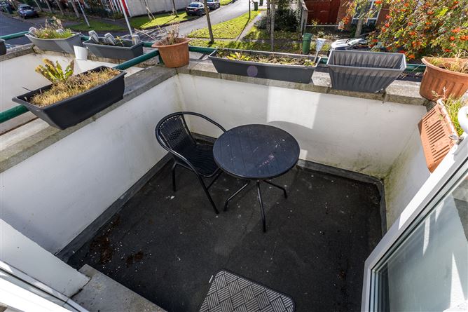 64 Castlecurragh Vale, Mulhuddart, Dublin 15