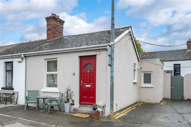 4 Meath Square, Dublin 8