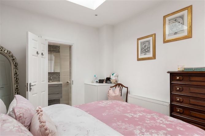 4 Meath Square, Dublin 8