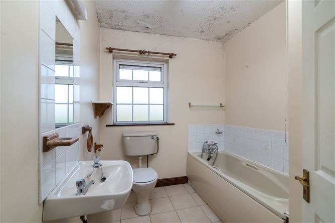 7 Ardnacassa Avenue, Ballinalee Road, Longford Town