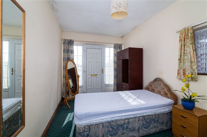 7 Ardnacassa Avenue, Ballinalee Road, Longford Town