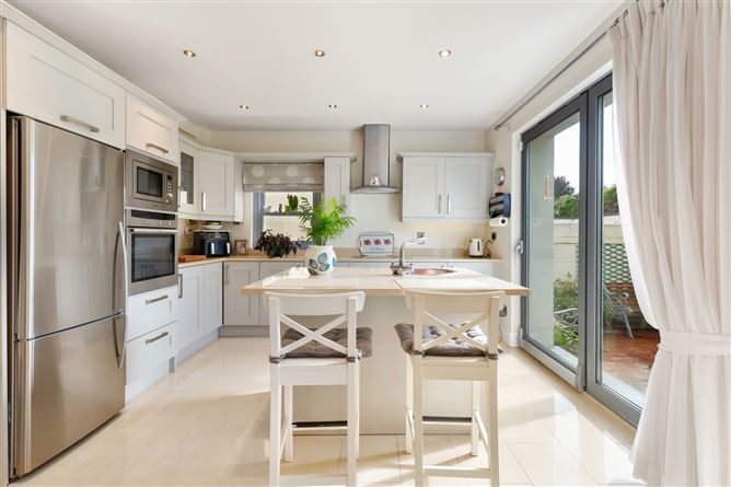 13 Castleknock Woods, Castleknock, Dublin 15