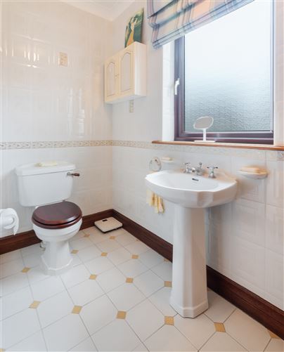 6 Renville Village, Oranmore, Galway