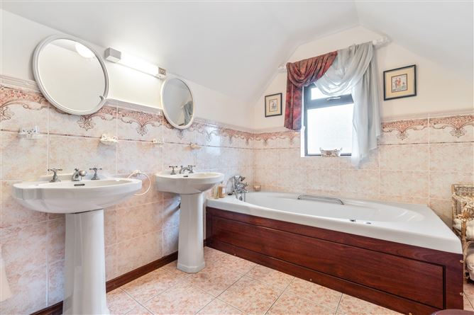 6 Renville Village, Oranmore, Galway