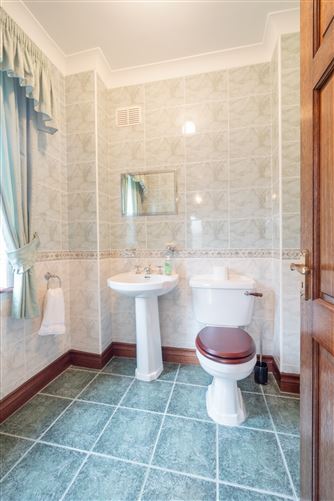 6 Renville Village, Oranmore, Galway