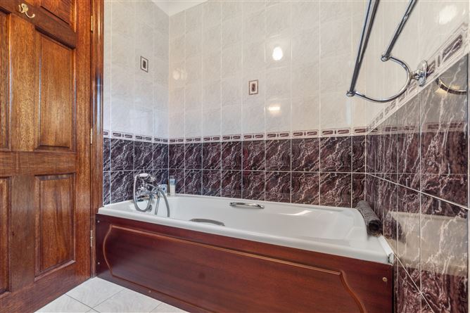 6 Renville Village, Oranmore, Galway