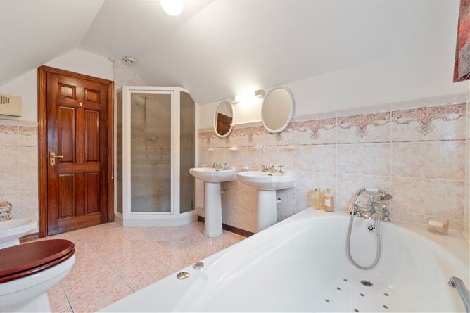 6 Renville Village, Oranmore, Galway