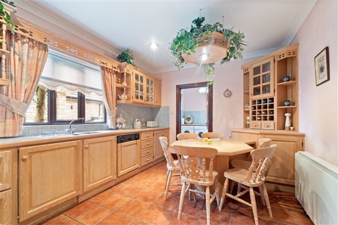 6 Renville Village, Oranmore, Galway