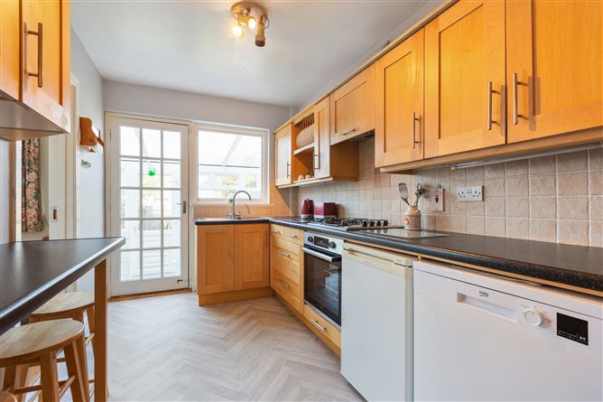 24 Balally Hill, Dundrum, Dublin 16
