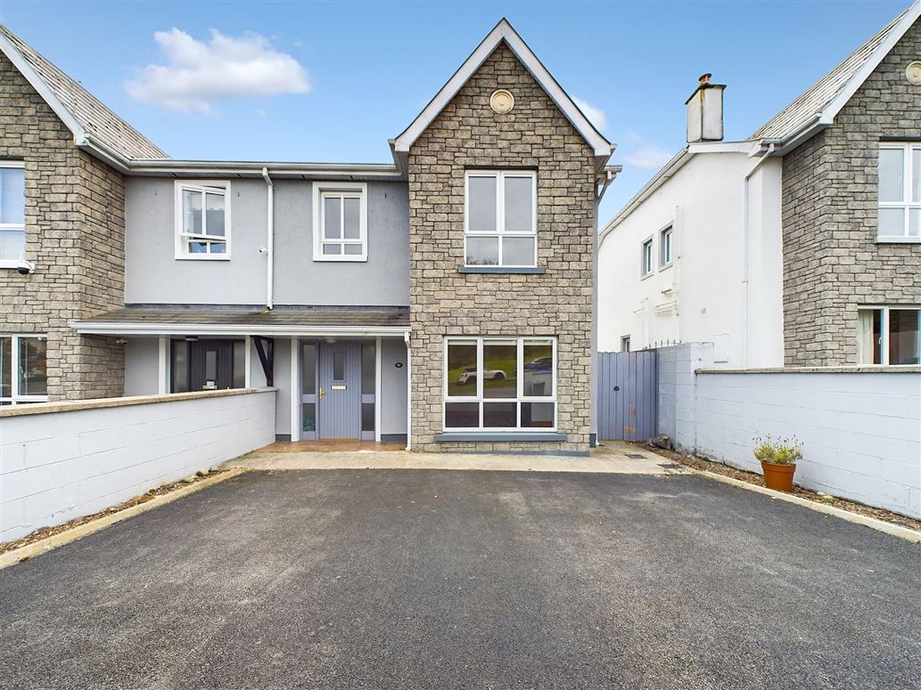 42 An TSean Dun, Roslevan, Ennis, Co. Clare