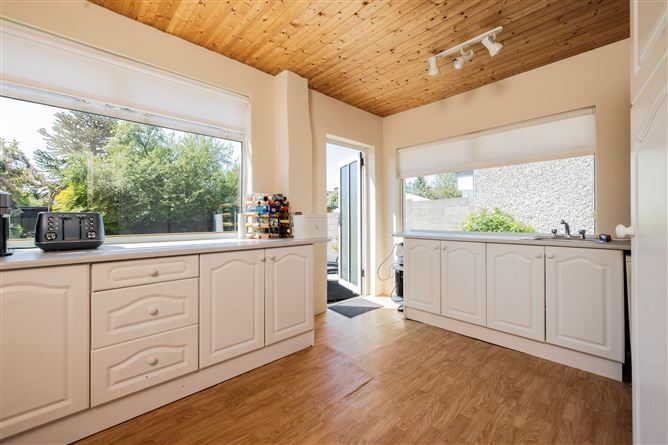 Photo 15 of 31 — 104 WILLOW PARK AVENUE, Glasnevin, Dublin 11
