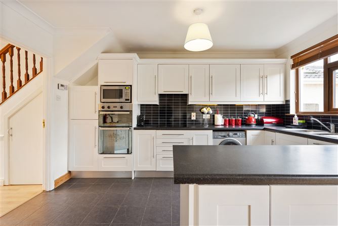 96 Broadford Lawn , Ballinteer,   Dublin 16