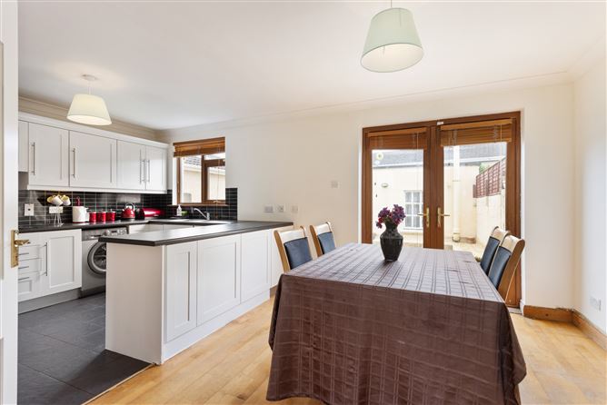 96 Broadford Lawn , Ballinteer,   Dublin 16