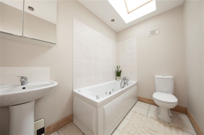 2A Foxhill Lawn, Ayrfield, Dublin 13