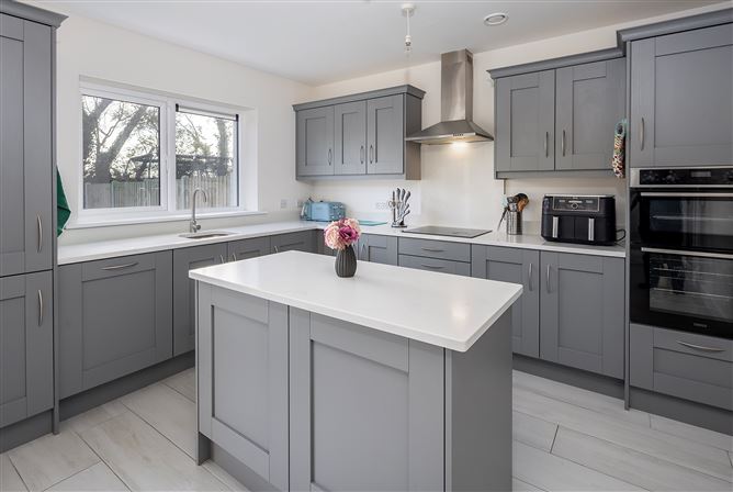 14 The Avenue, Elmbury, Carrigtowhill, Co. Cork