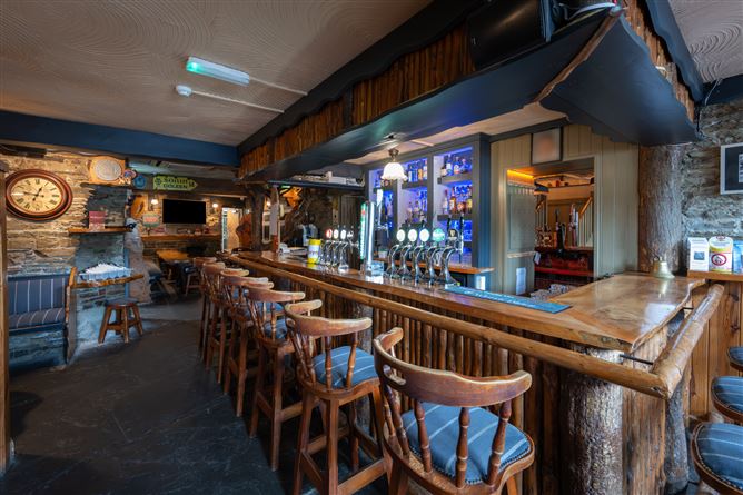 The Snug Wolfe Tone Square, Bantry, Cork