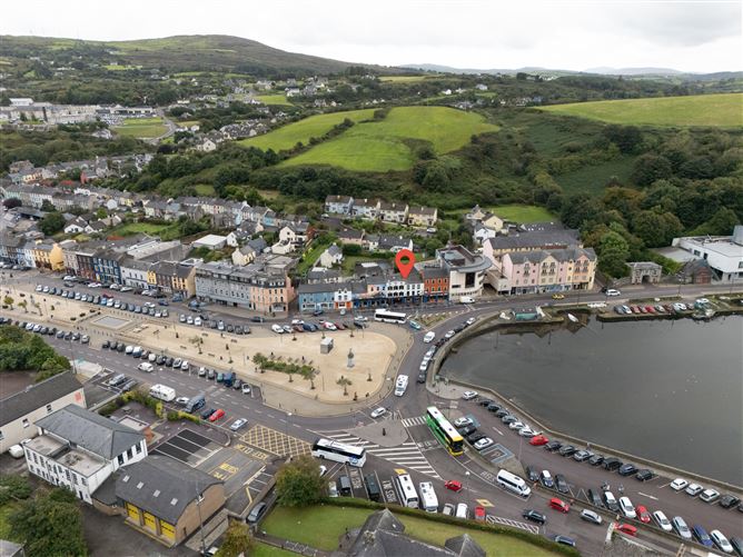 The Snug Wolfe Tone Square, Bantry, Cork