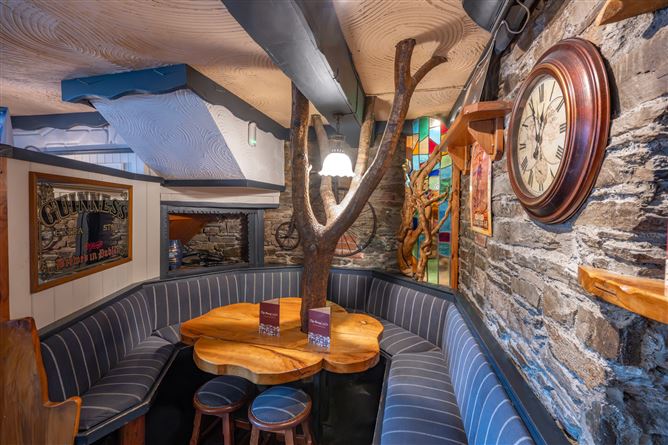 The Snug Wolfe Tone Square, Bantry, Cork