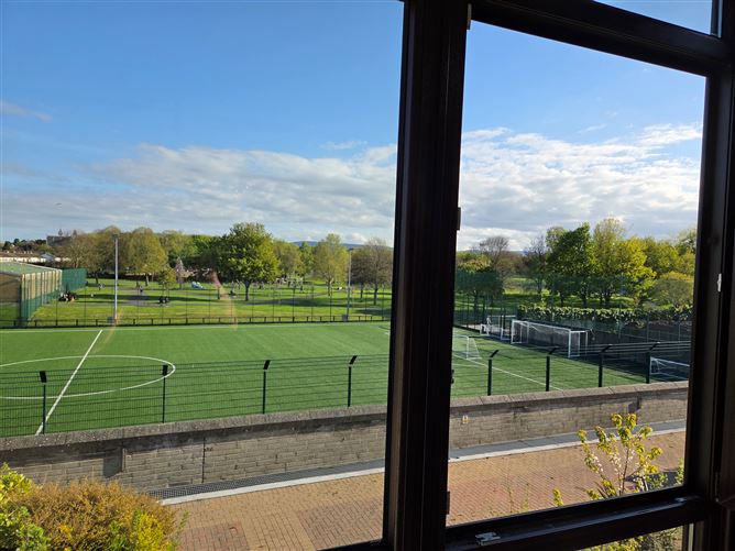 https://photos-a.propertyimages.ie/media/2/2/5/4999522/5073308e-a8f6-4c22-aa7f-76be8f2a3804_l.jpg