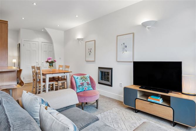 https://photos-a.propertyimages.ie/media/2/2/5/5008522/d5abfd70-e8d6-4052-89fe-73d0299da1c7_l.jpg