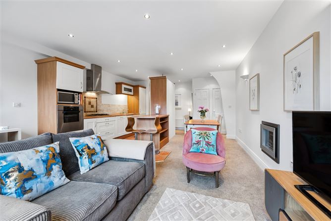 https://photos-a.propertyimages.ie/media/2/2/5/5008522/d5abfd70-e8d6-4052-89fe-73d0299da1c7_l.jpg
