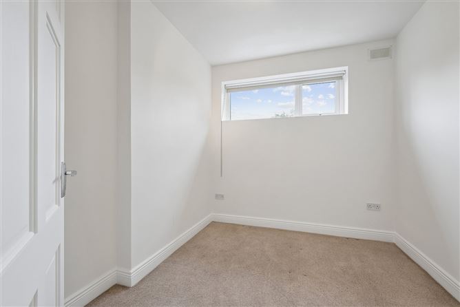 https://photos-a.propertyimages.ie/media/2/2/5/5008522/d5abfd70-e8d6-4052-89fe-73d0299da1c7_l.jpg