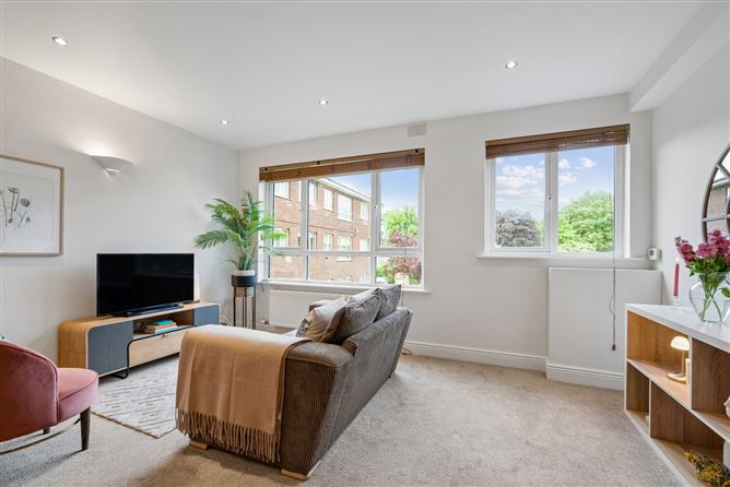 https://photos-a.propertyimages.ie/media/2/2/5/5008522/d5abfd70-e8d6-4052-89fe-73d0299da1c7_l.jpg