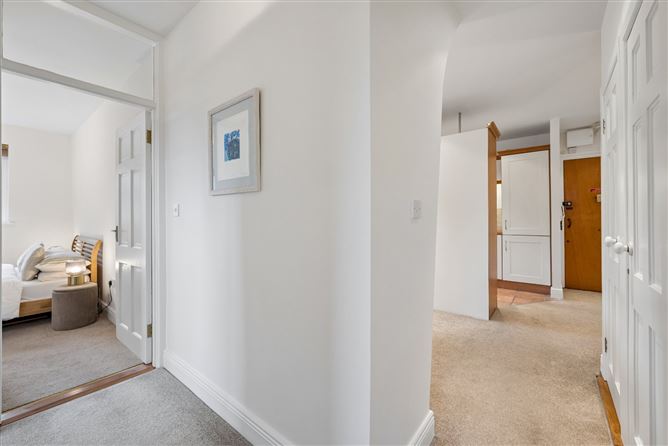 https://photos-a.propertyimages.ie/media/2/2/5/5008522/d5abfd70-e8d6-4052-89fe-73d0299da1c7_l.jpg