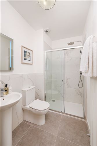 https://photos-a.propertyimages.ie/media/2/2/6/4680622/dbe3ca30-d4c5-47bf-8daa-ffd17469c4da_l.jpg