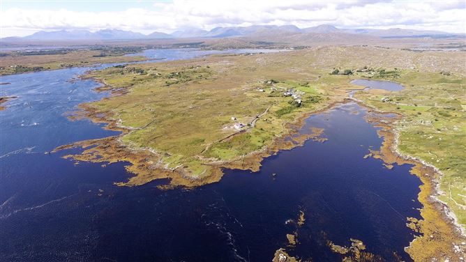 An Cora Ban, Camus Oughter, Costello, Carraroe, Galway