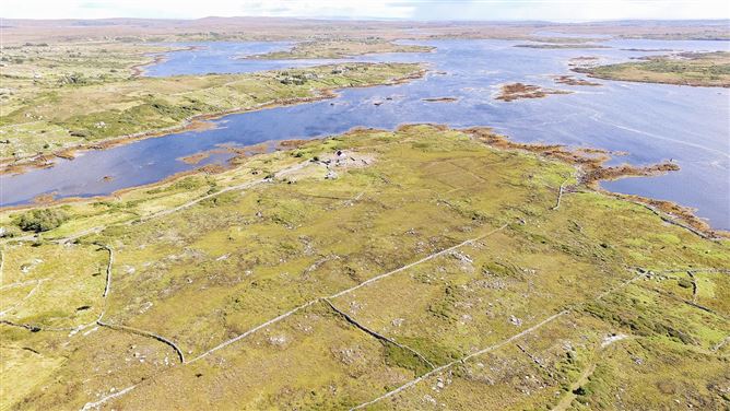 An Cora Ban, Camus Oughter, Costello, Carraroe, Galway
