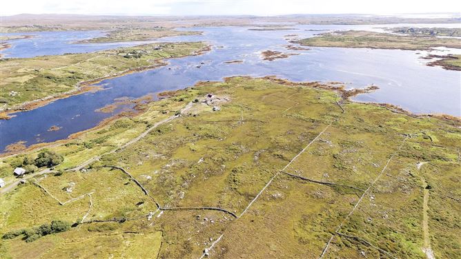 An Cora Ban, Camus Oughter, Costello, Carraroe, Galway