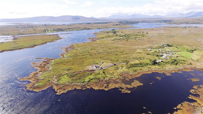 An Cora Ban, Camus Oughter, Costello, Carraroe, Galway