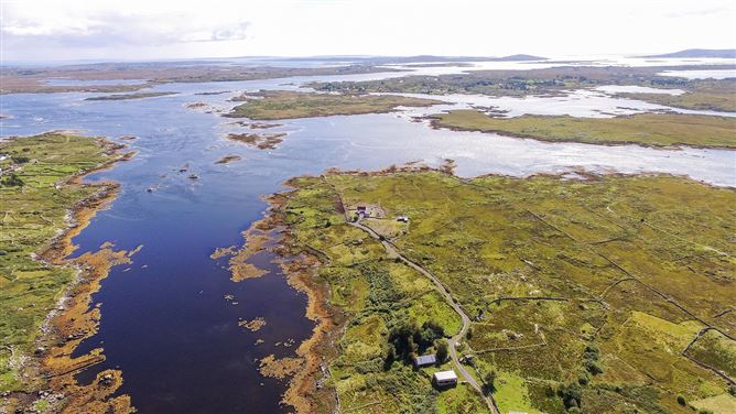 An Cora Ban, Camus Oughter, Costello, Carraroe, Galway