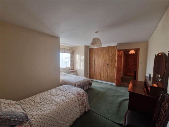 6 Ciamaltha Meadows, Nenagh, Tipperary