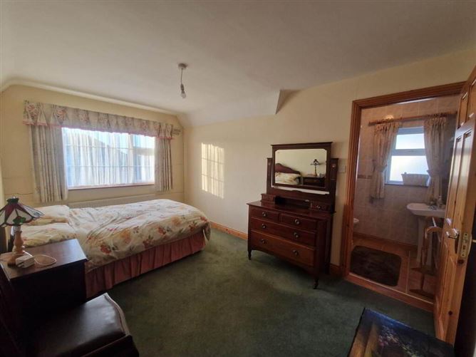 6 Ciamaltha Meadows, Nenagh, Tipperary