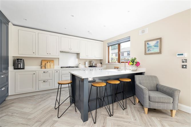 10 Castlegate Crescent, Adamstown, Lucan, Co. Dublin