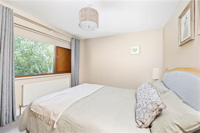 10 Castlegate Crescent, Adamstown, Lucan, Co. Dublin