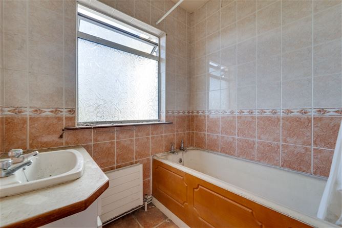 6 Hollywood Park, Goatstown, Dublin 14