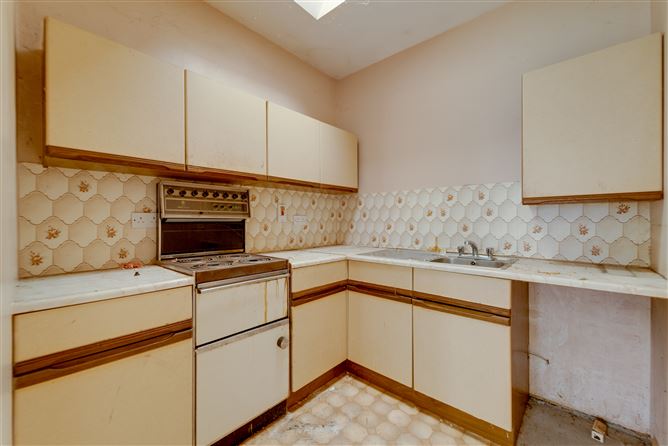 6 Hollywood Park, Goatstown, Dublin 14
