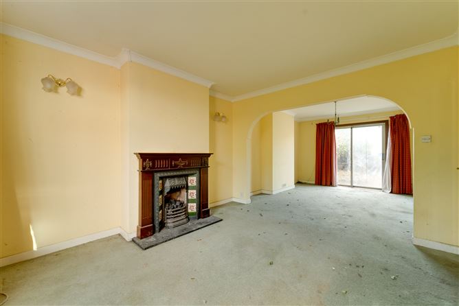 6 Hollywood Park, Goatstown, Dublin 14