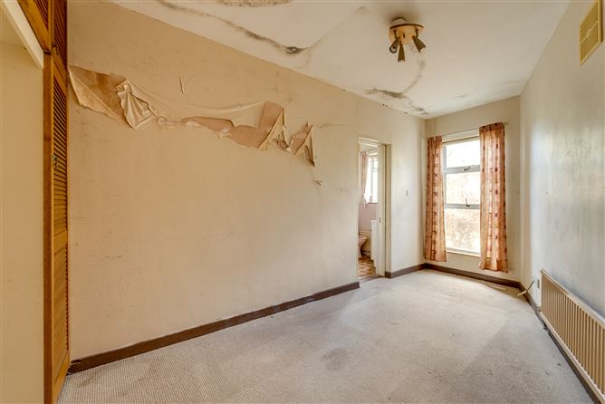 6 Hollywood Park, Goatstown, Dublin 14