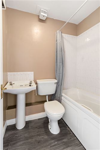 Photo 7 of 10 — Apt 83 Windmill Lane, South City Centre, Dublin 2