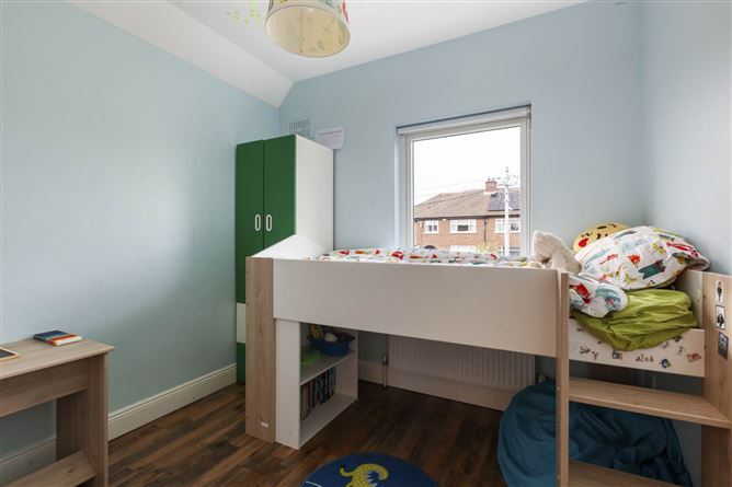 https://photos-a.propertyimages.ie/media/2/2/8/4916822/3317fcf1-0723-49bb-9ab5-67b95d3c22ca_l.jpg