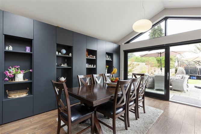 https://photos-a.propertyimages.ie/media/2/2/8/4916822/3317fcf1-0723-49bb-9ab5-67b95d3c22ca_l.jpg